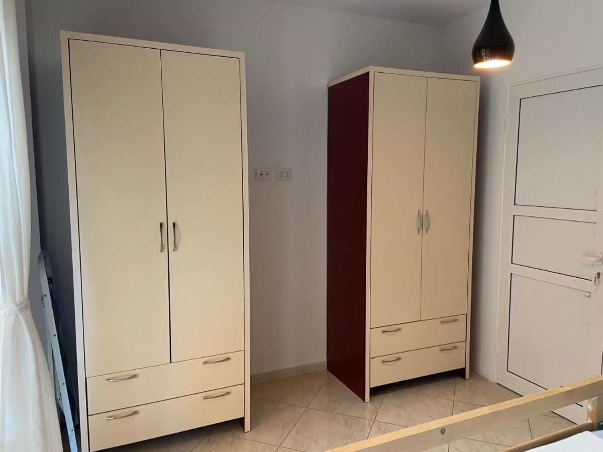 Lungomare Vlore Con Garage Privato 2 Appartement Buitenkant foto