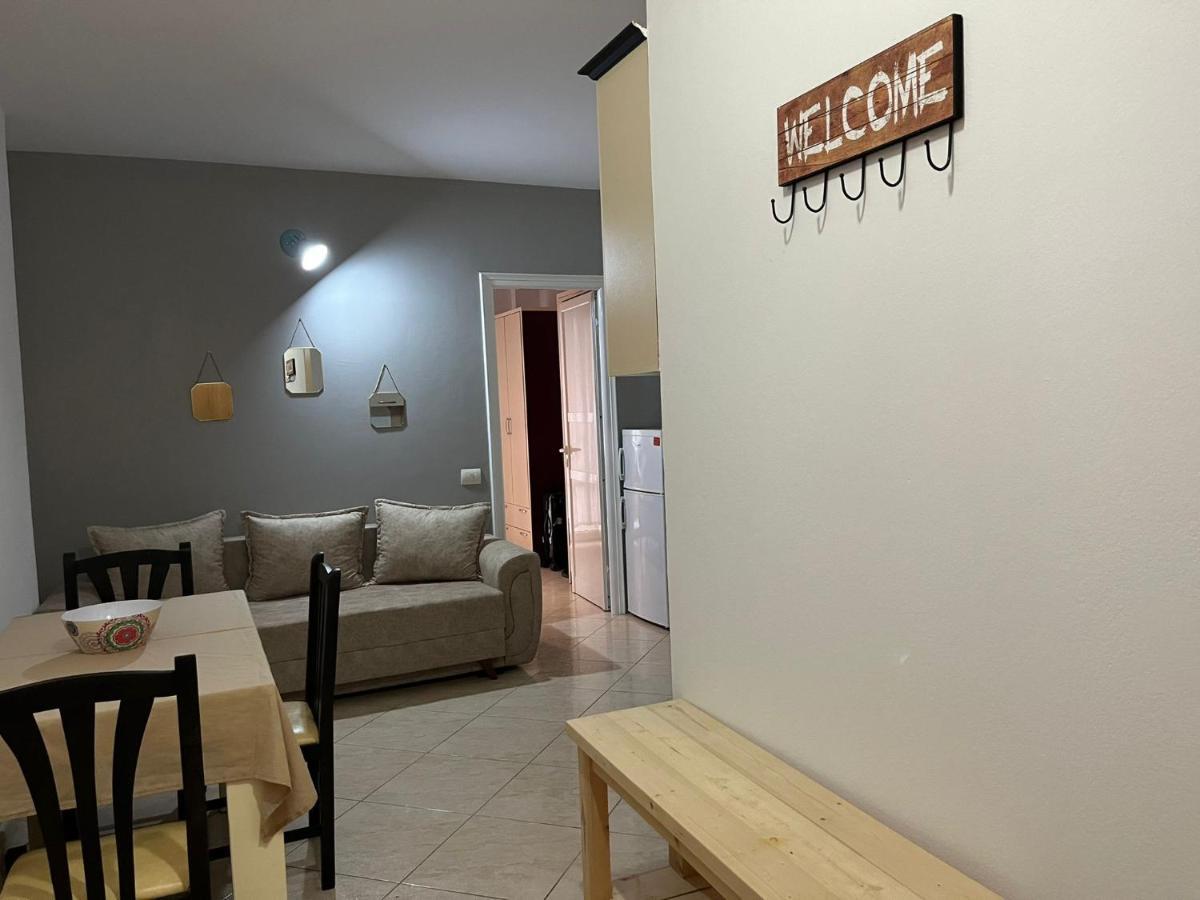 Lungomare Vlore Con Garage Privato 2 Appartement Buitenkant foto