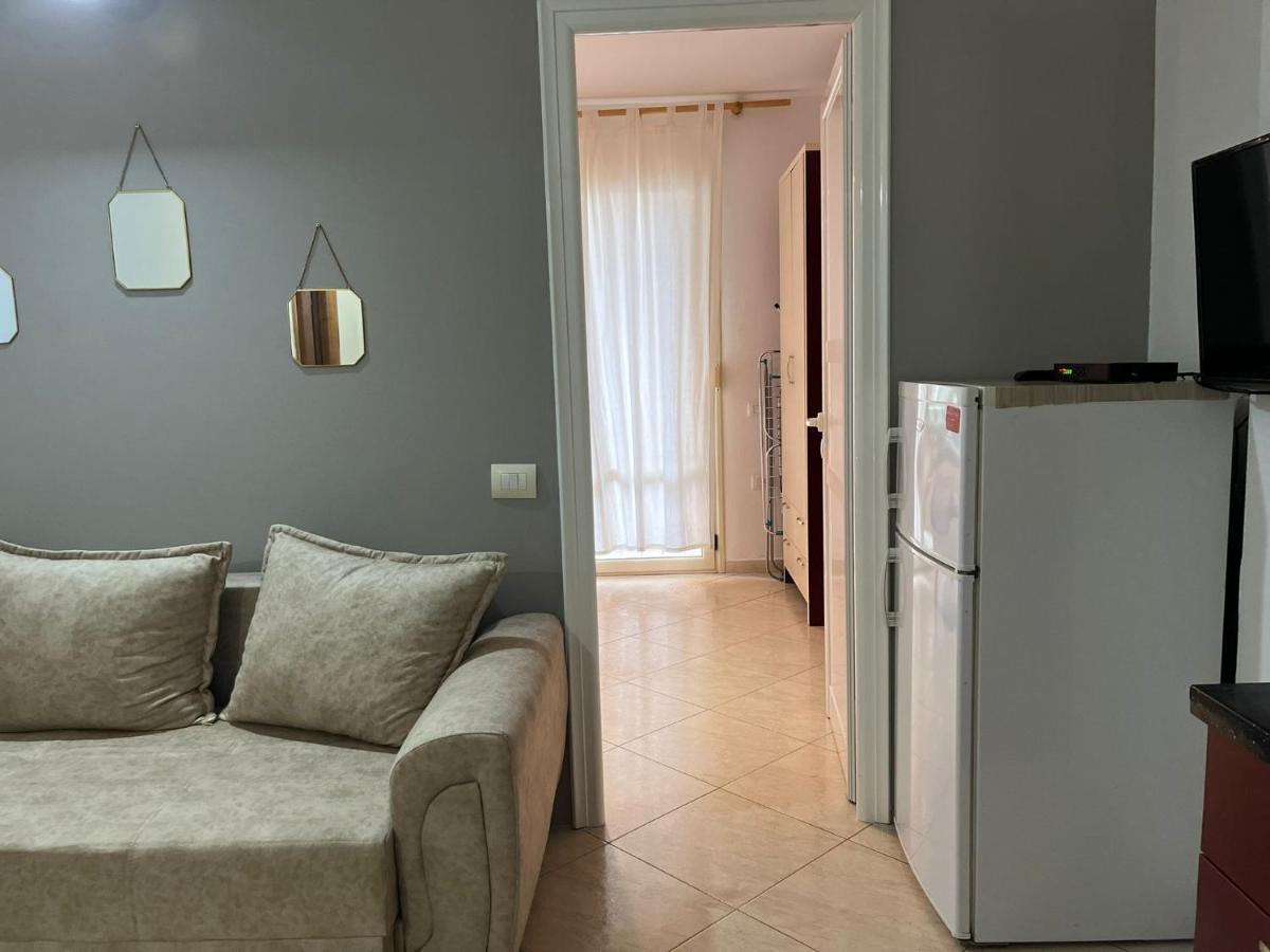 Lungomare Vlore Con Garage Privato 2 Appartement Buitenkant foto