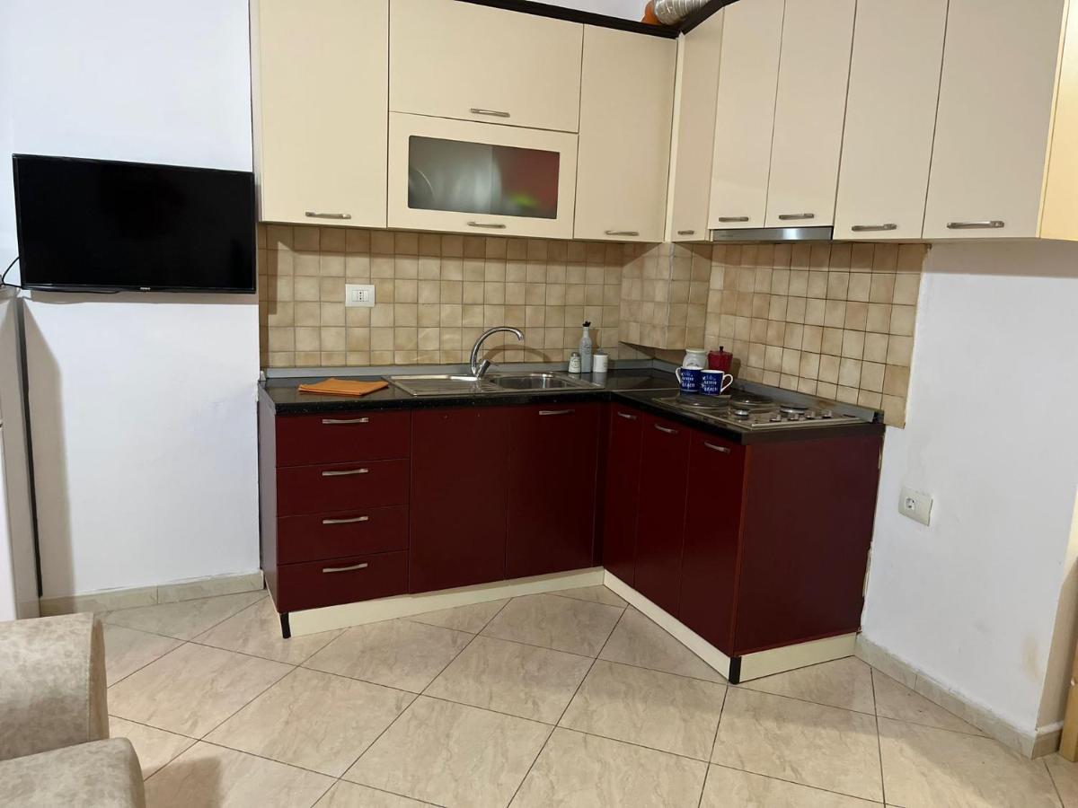 Lungomare Vlore Con Garage Privato 2 Appartement Buitenkant foto