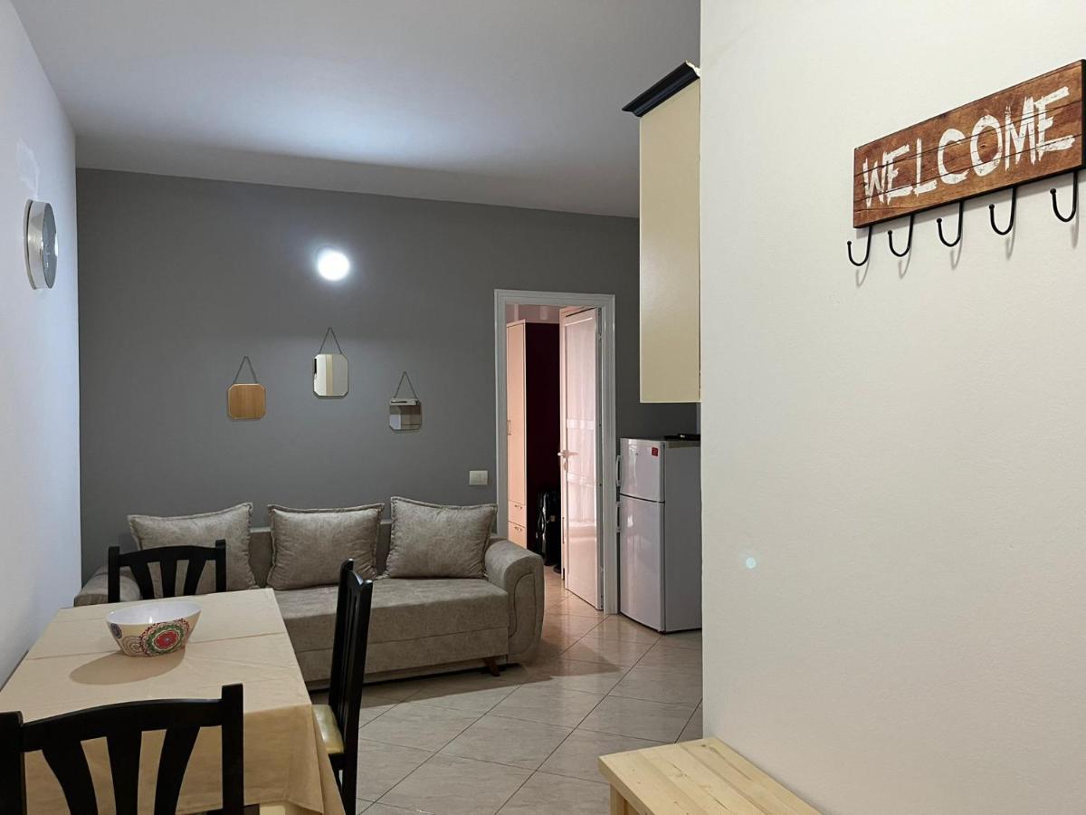 Lungomare Vlore Con Garage Privato 2 Appartement Buitenkant foto